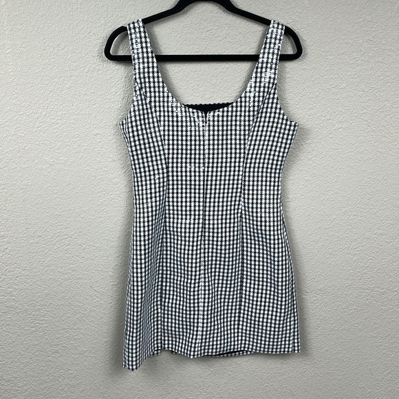 NWT WAYF Icon Sequin Gingham Mini Dress Sparkle Party NYE Square Neck Sz M - Picture 6 of 13